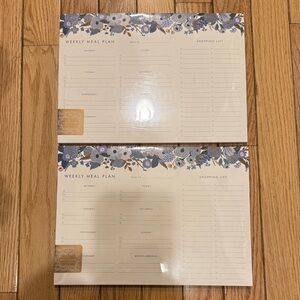 Elegant Floral Weekly Meal Planner - Cream and Blue